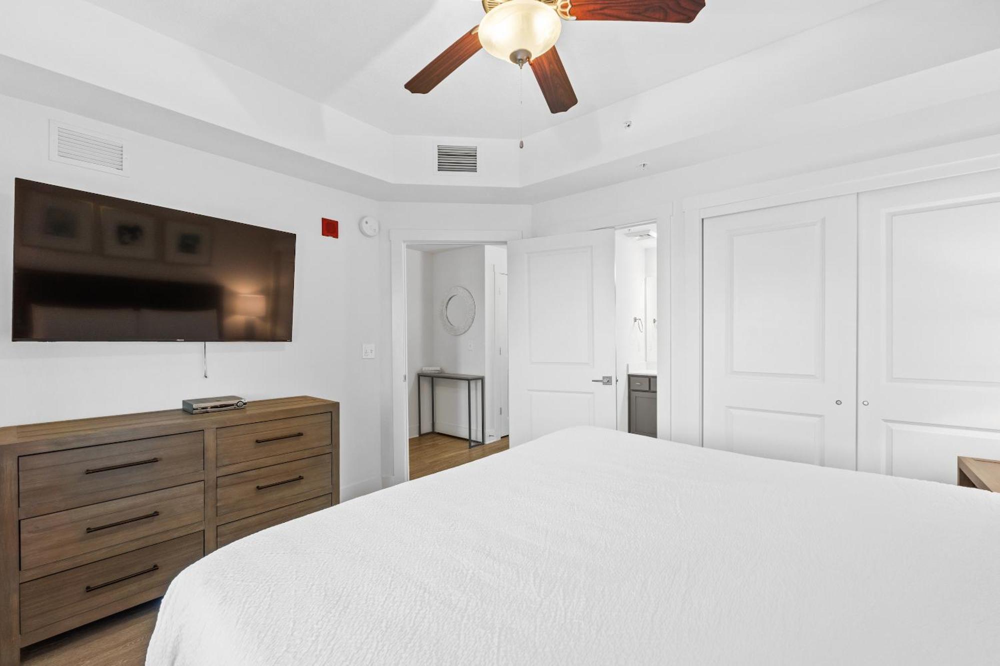 Calypso Beach Resort Tower 3 Rentals Panama City Beach Room photo