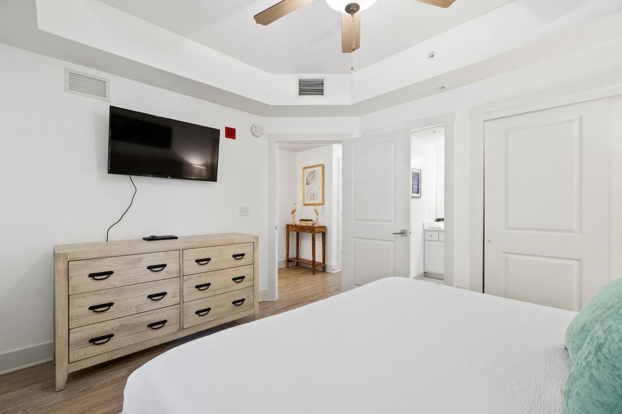 Calypso Beach Resort Tower 3 Rentals Panama City Beach Room photo