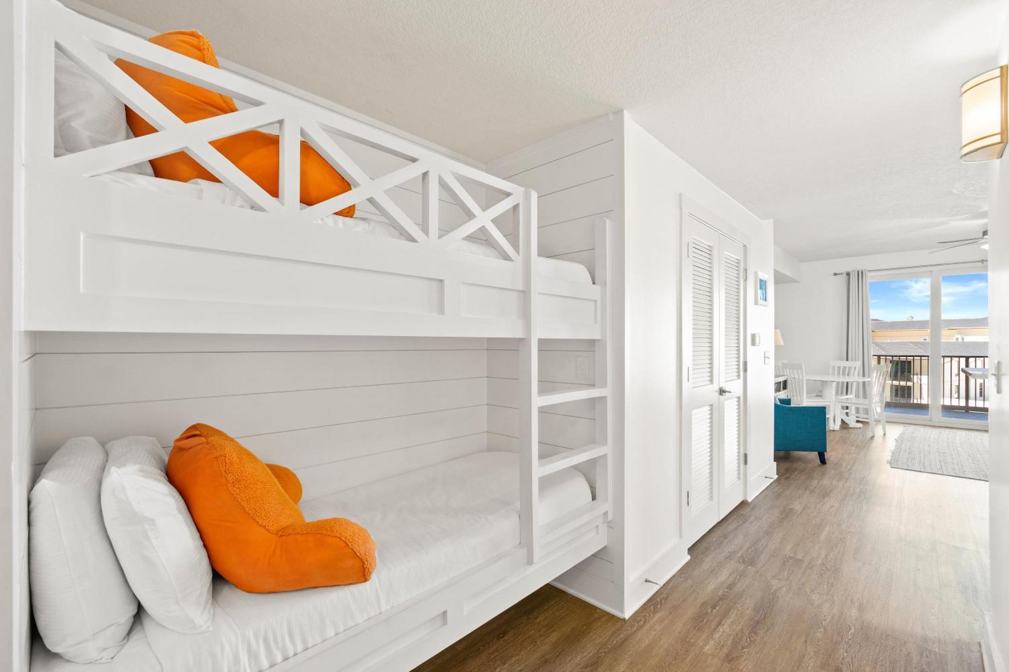 Calypso Beach Resort Tower 3 Rentals Panama City Beach Room photo