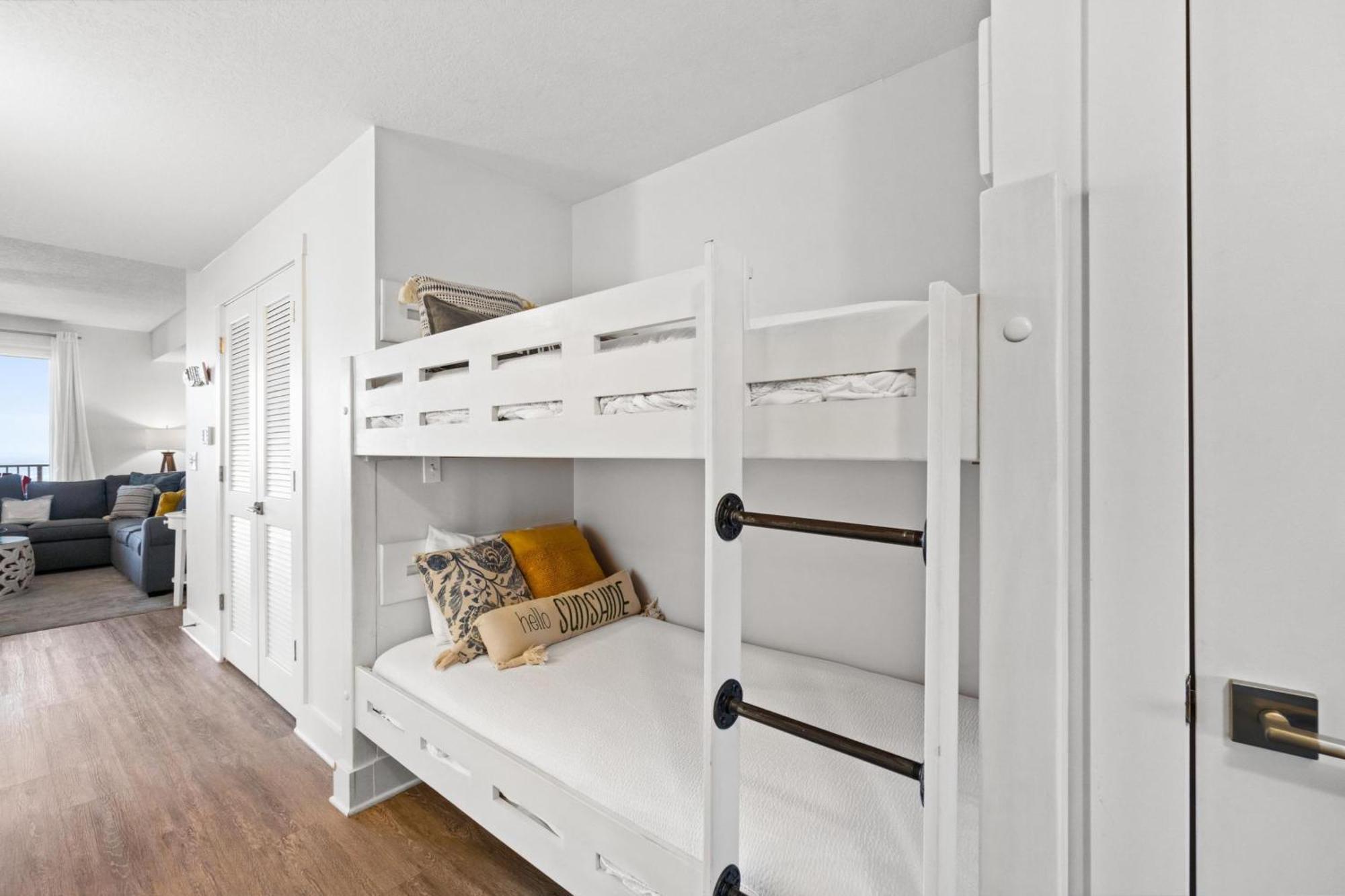 Calypso Beach Resort Tower 3 Rentals Panama City Beach Room photo